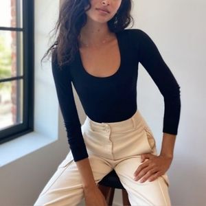 leila longsleeve body